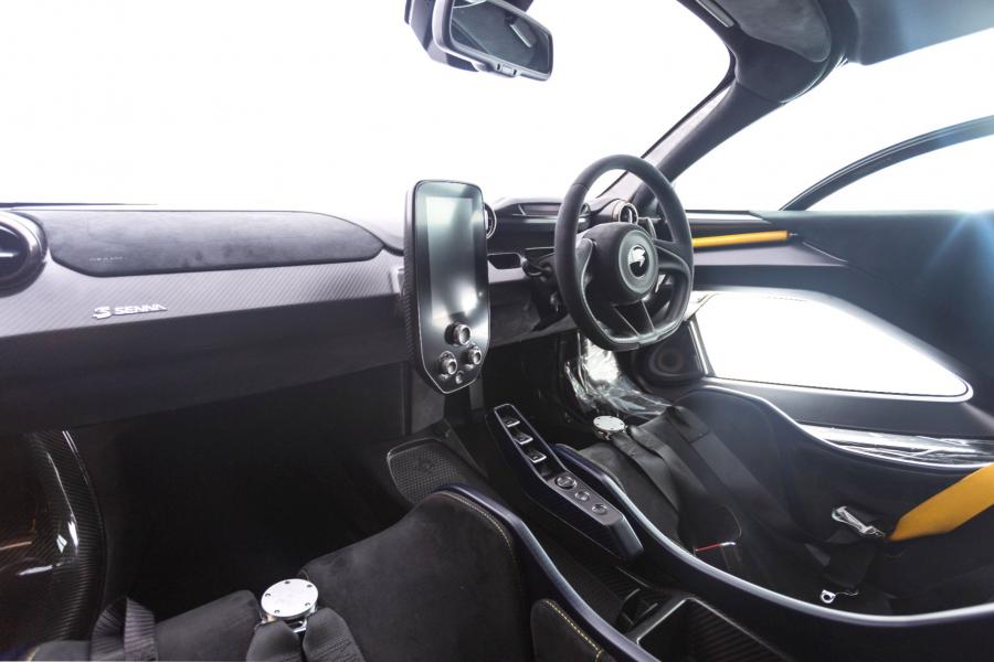 Интерьер McLaren Senna Gloss Carbon (252/500) 2019 года  (AU) (фото 7 из 27)
